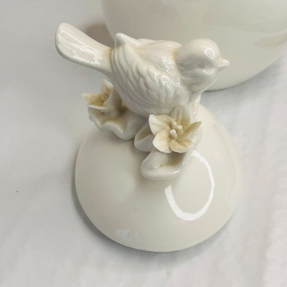 Paris Royal White Glass Oval Trinket Jewelry Box Bird Flowers on Lid No Flaws - Picture 9 of 12